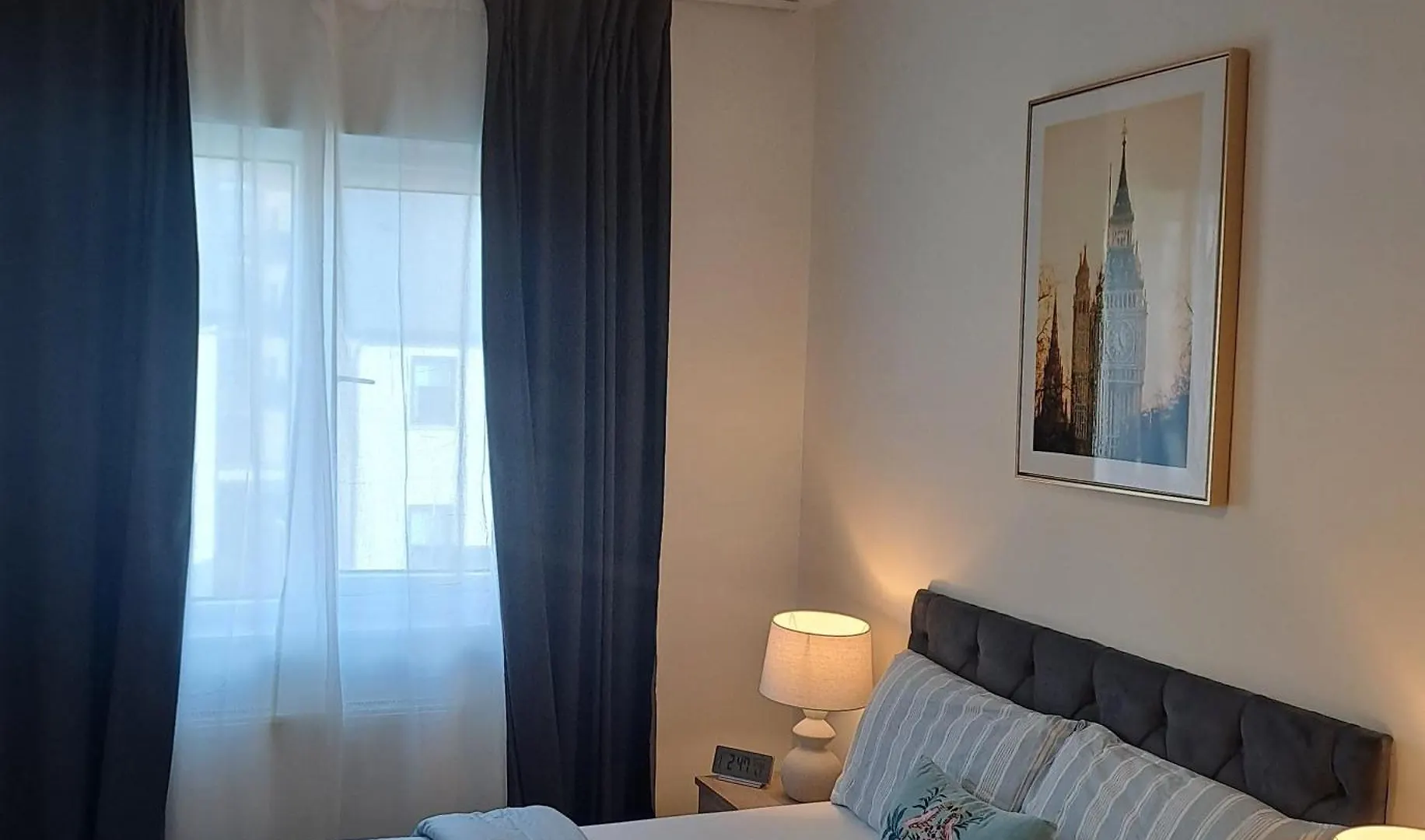Cozy Bedroom In Lucan, Dublín